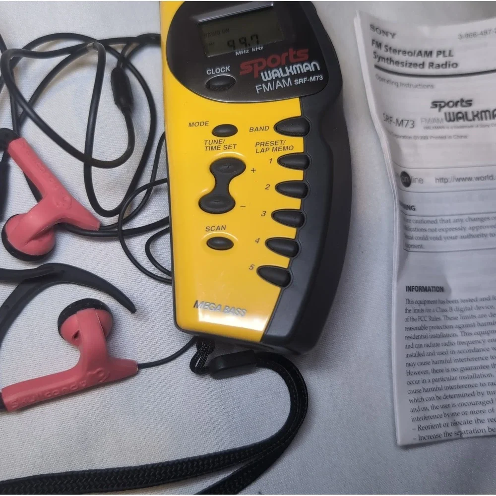 Vintage Sony Walkman Sports SRF-M73 Handheld AM/FM Radio WORKS